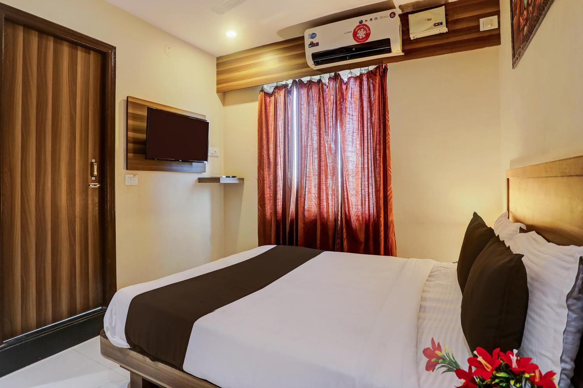 Super Hotel O Vaishnavi Inn Hyderabad Exterior foto